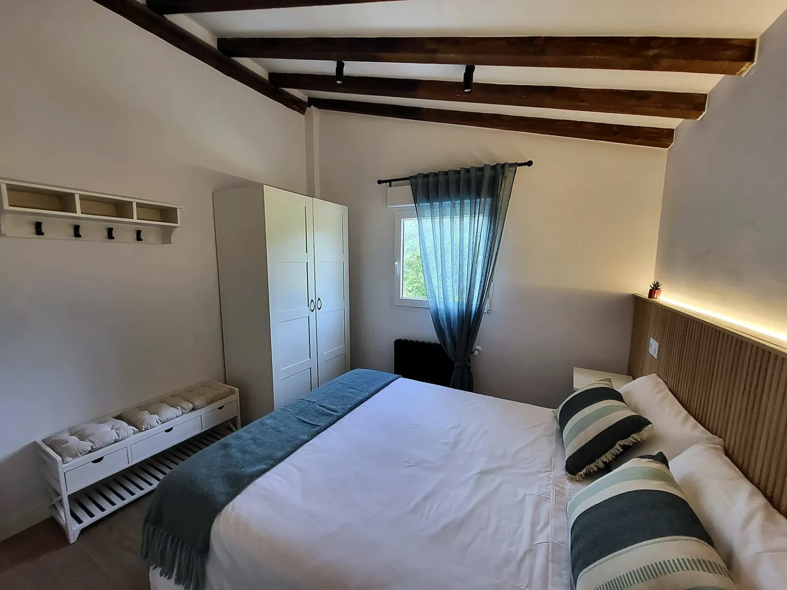 habitacion armario cama 150 casa rural cantabria